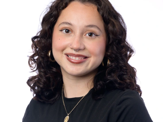 Headshot of graduate student Elizabeth Yee
